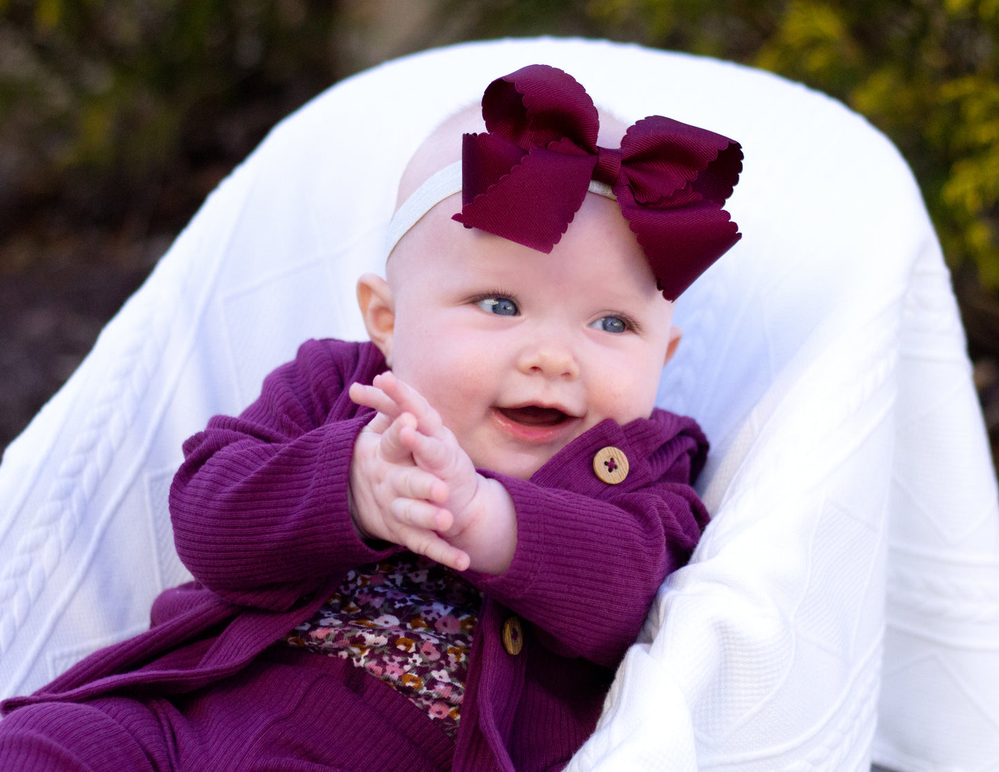 Wee Ones Medium Grosgrain Scalloped Edge Girls Hair Bow