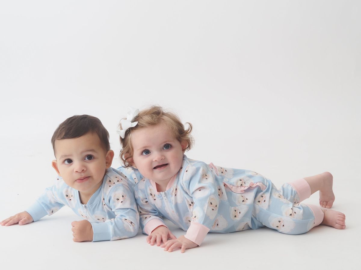 Cypress Row Santa Baby Zippy Lounger