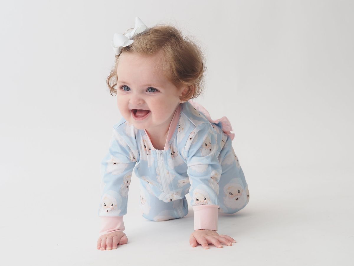 Cypress Row Santa Baby Zippy Lounger