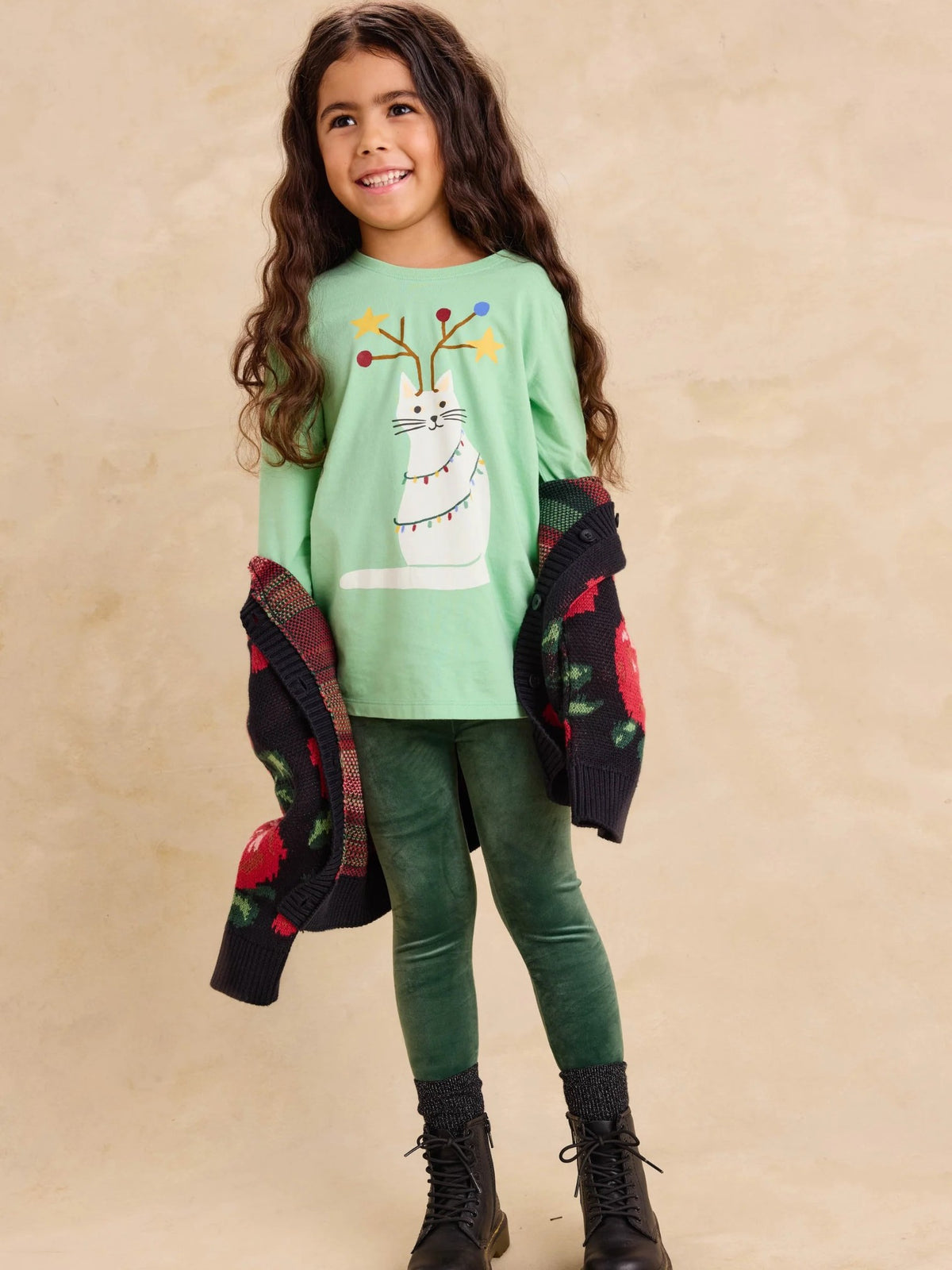 Tea Holiday Cat Graphic T-Shirt