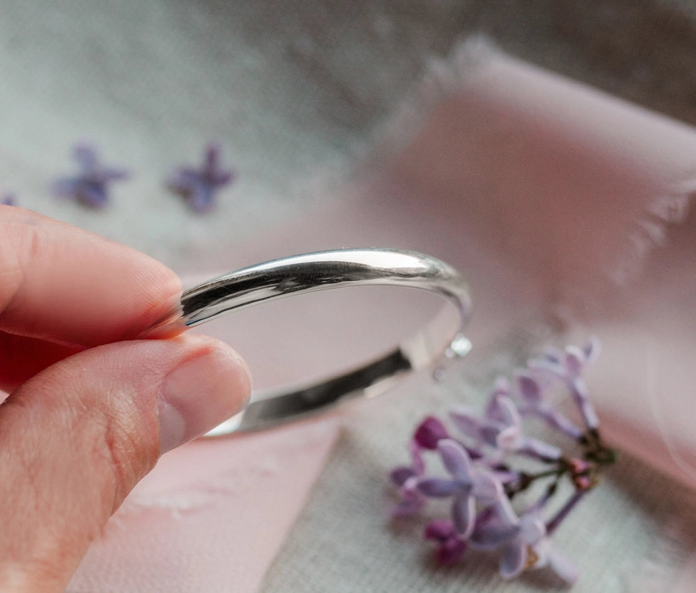 Cherished Moments Classic Silver Bangle Small Bracelet