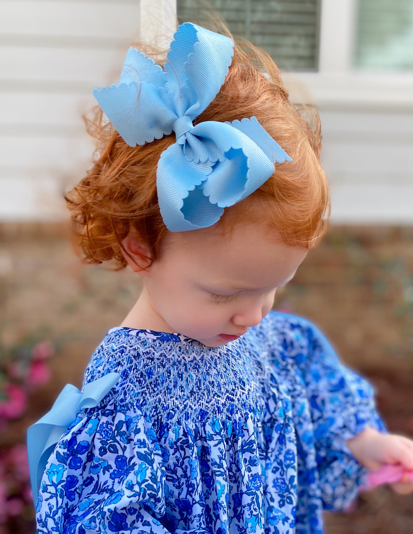 Wee Ones Medium Grosgrain Hair Bow with Scalloped Edge