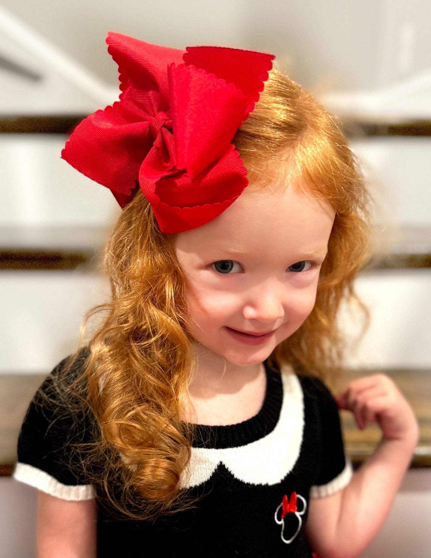 Wee Ones King Grosgrain Hair Bow Scalloped Edge