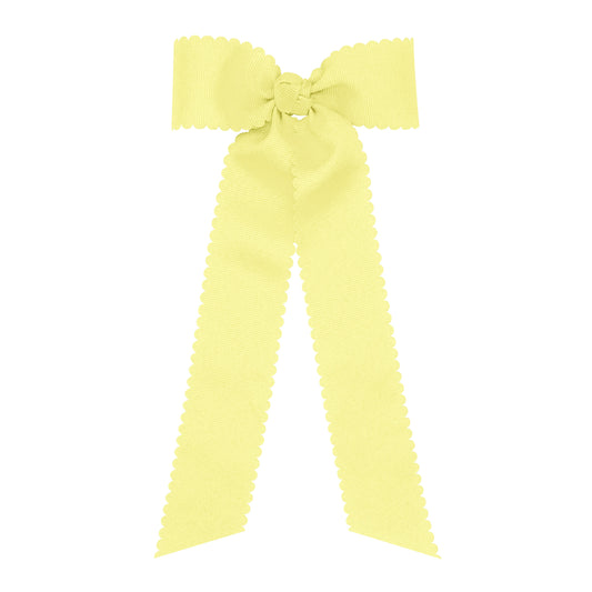 Wee Ones Medium Scalloped Edge Grosgrain Bow with Streamer Tails