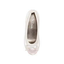 Load image into Gallery viewer, Nina Esther Pearlized Ballet Flat