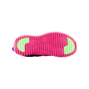Playgruv V2 Bungee is designed for active kids. The lightweight sole unit provides comfortable support for running, jumping, kicking and playing. The unique bungee rope lace closure system helps ensure a snug fit while still allowing room for growing feet to flex.